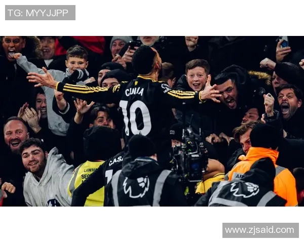 欧联杯精彩对决里昂主场3-0击败本菲卡绝杀瞬间引发全场狂欢 欧联杯精彩对决里昂主场3-0击败本菲卡绝杀瞬间引发全场狂欢